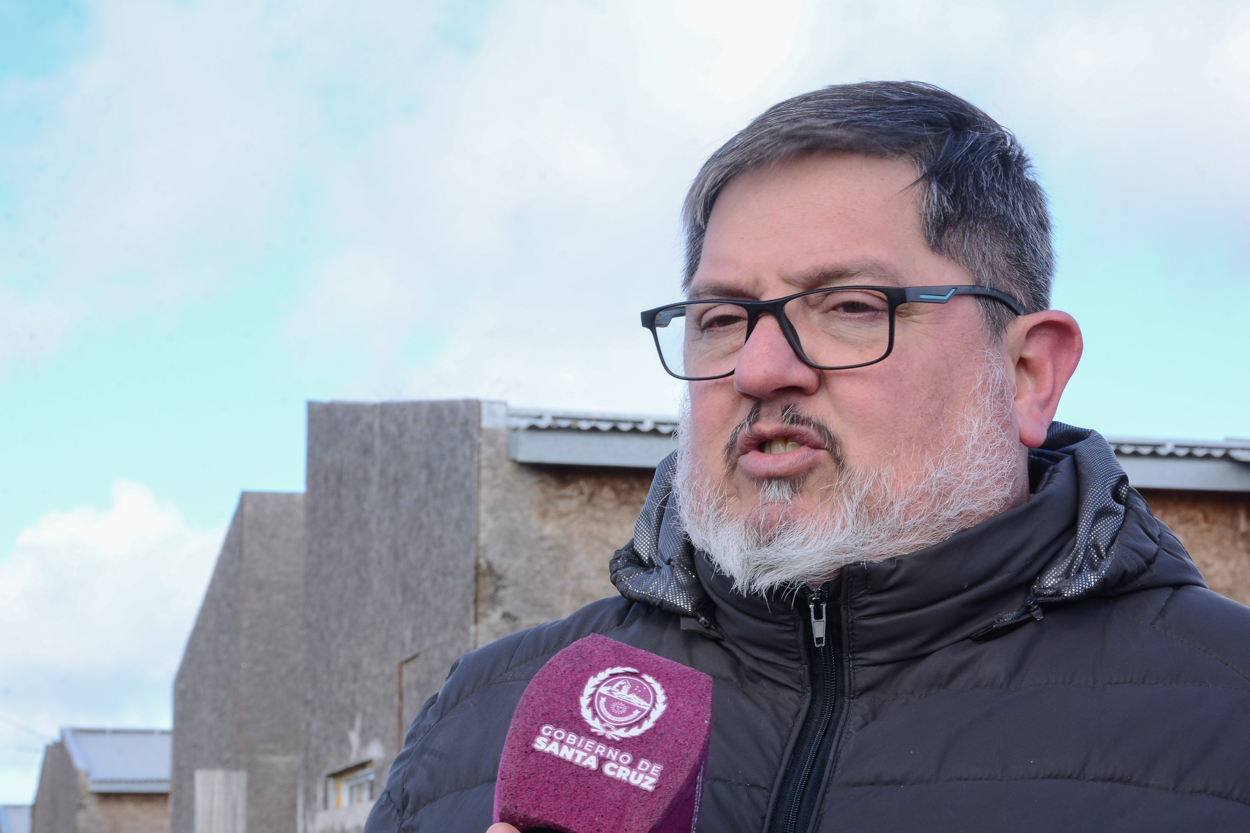 Verbes destacó la inversión en “Habitar Santa Cruz” y aseguró que las primeras viviendas podrán entregarse en 90 a 120 días