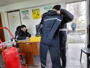Vialidad Provincial entregó indumentaria al personal operativo