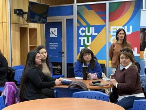 Docentes de Santa Cruz fortalecen estrategias para la enseñanza de la comprensión lectora