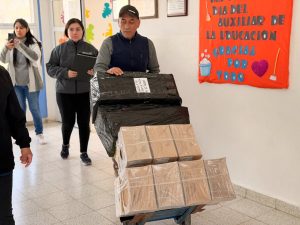 Más de 4.100 estudiantes de Caleta Olivia recibirán zapatillas a través de EduActiva