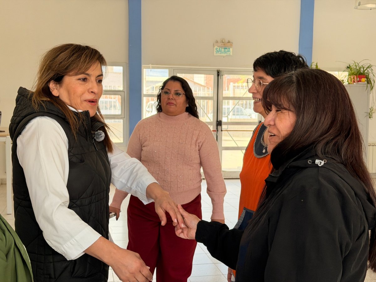 Más de 4.100 estudiantes de Caleta Olivia recibirán zapatillas a través de EduActiva