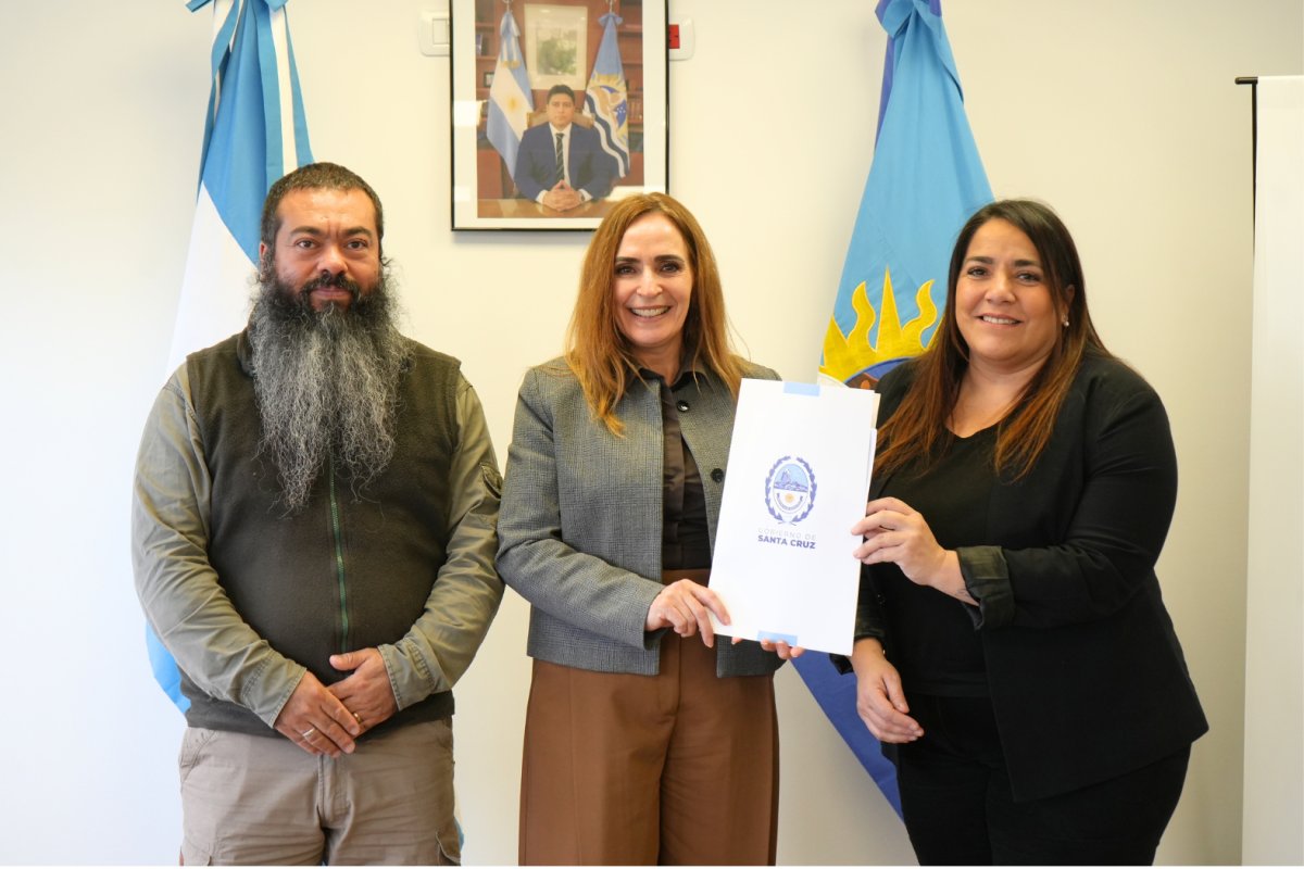 Convenio y equipamiento: el Gobierno Provincial refuerza la fiscalización pesquera en Piedra Buena