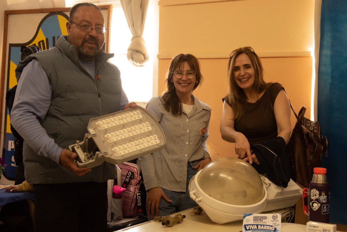 Luminarias, deudas y subsidios fueron las inquietudes de los vecinos de Perito Moreno en Viva Barrio