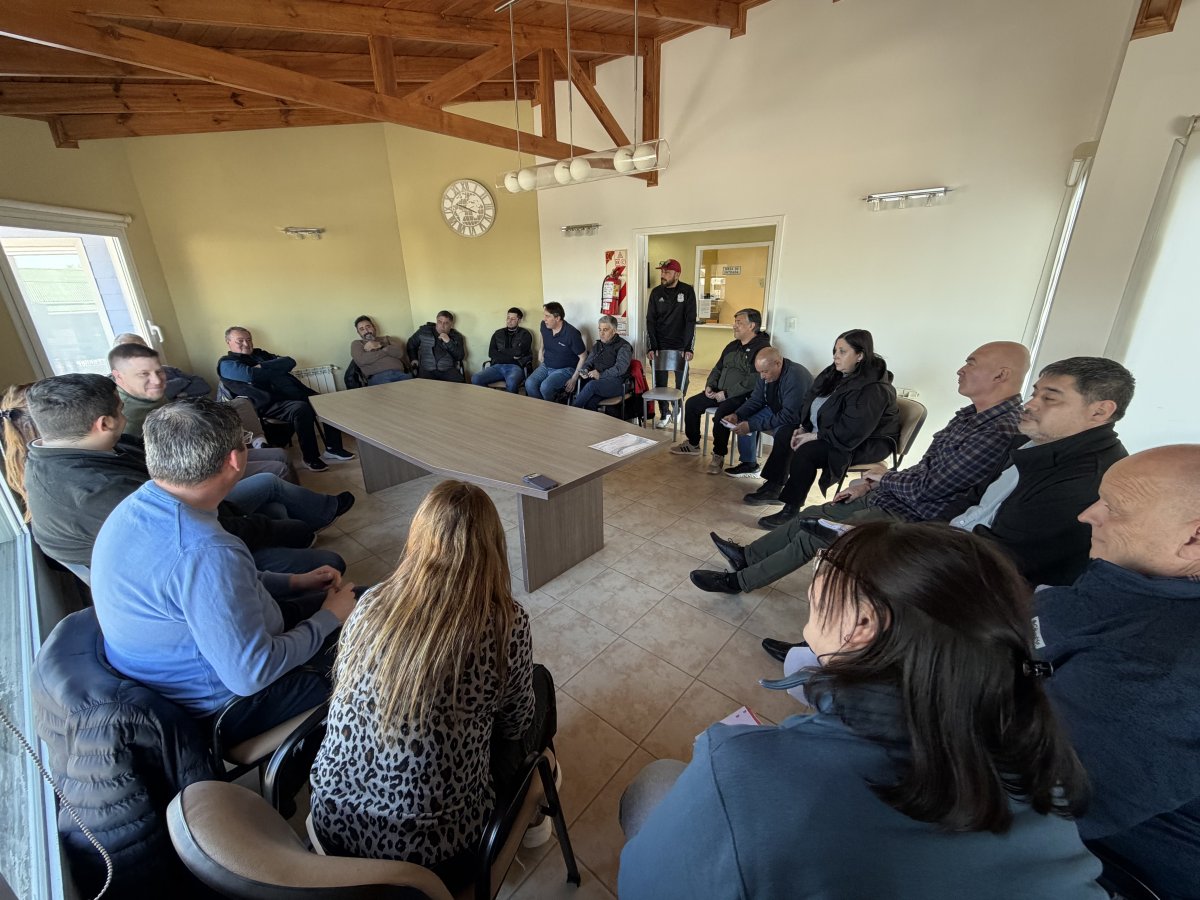 Destacan el marco positivo y de diálogo constructivo entre Provincia y sectores de trabajo con la merluza fresca