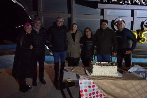 Vidal acompañó el ingreso al mar de los Nadadores Olas Australes