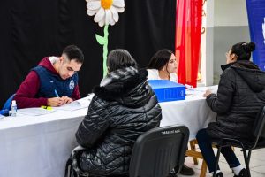 Tarjeta Social: Se realizó la entrega de los nuevos plásticos en Río Gallegos