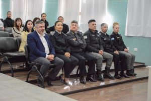 Fuerzas de seguridad fortalecen su formación en ceremonial, protocolo y fotografía institucional