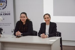 Fuerzas de seguridad fortalecen su formación en ceremonial, protocolo y fotografía institucional