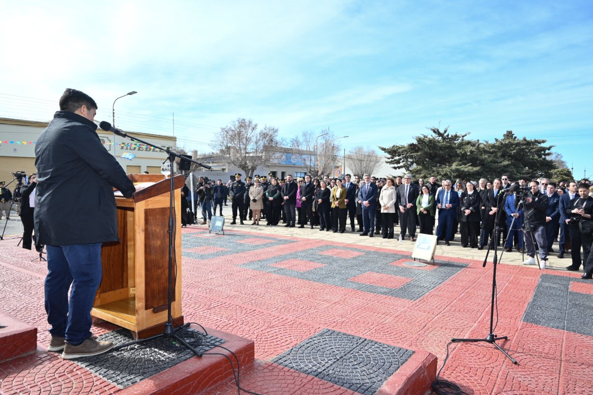 Claudio Vidal en San Julián: destacó el crecimiento de la localidad y el trabajo conjunto con el Municipio