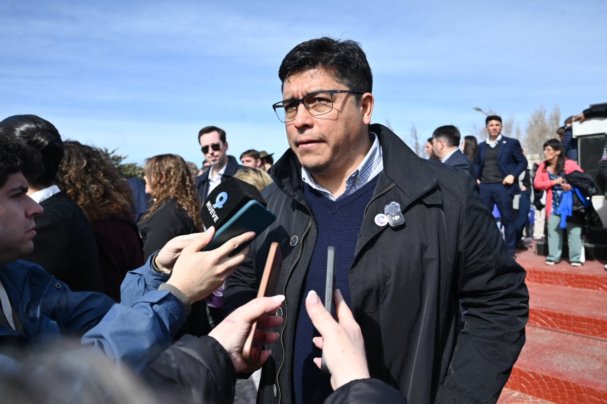 Vidal aseguró que se trabaja en un plan provincial de becas para que los jóvenes santacruceños puedan continuar sus estudios