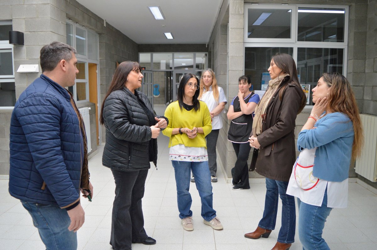 Entrega de insumos deportivos para la comunidad escolar de San Julián