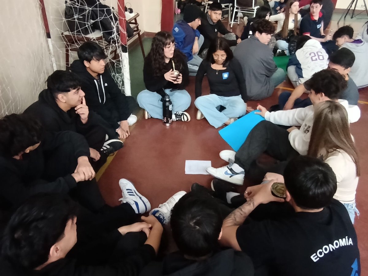 Realizaron la cobertura en vivo del Foro Intercolegial "De la idea a la acción, creá tu plan de negocio"