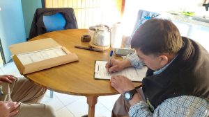 Vialidad Provincial equipó a trabajadores de cuatro distritos y asistió a una familia en la ruta