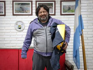 Vialidad Provincial equipó a trabajadores de cuatro distritos y asistió a una familia en la ruta