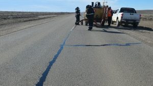 Vialidad: Trabajo de sellado de fisura sobre la Ruta Provincial N° 43
