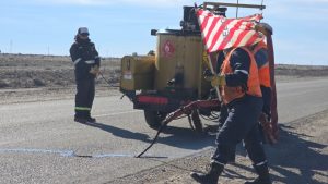 Vialidad: Trabajo de sellado de fisura sobre la Ruta Provincial N° 43