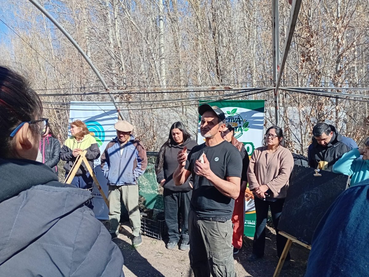 Perito Moreno: Más de 40 personas participaron de la primera capacitación de “Activá tu Huerta”