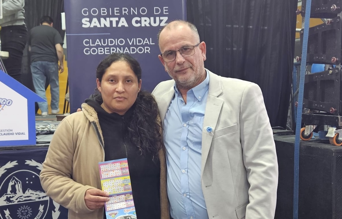 Las Heras vivió una noche especial: premios, emoción y el primer “Sale o Sale” con una vivienda modular