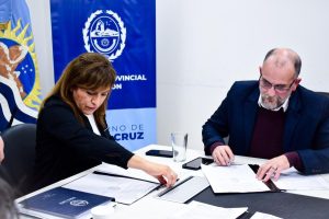 Lotería y Educación realizan trabajo conjunto para acompañar a las cooperadoras escolares