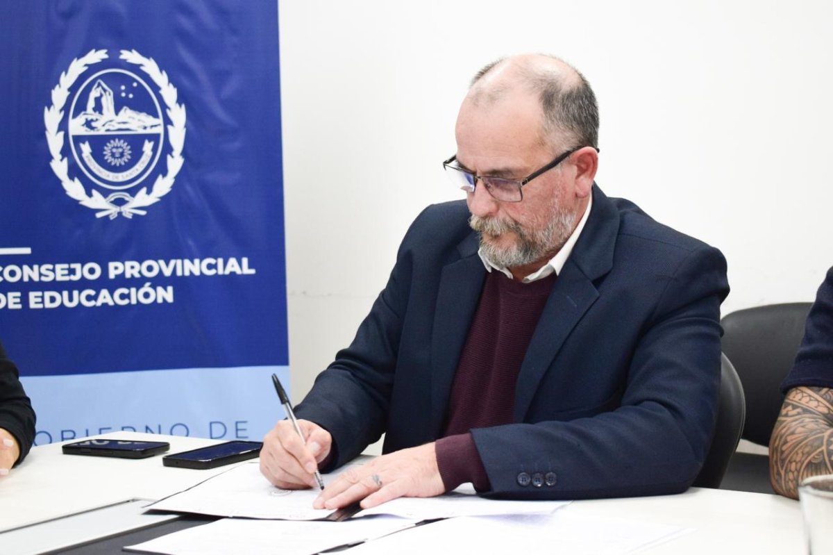 Lotería y Educación realizan trabajo conjunto para acompañar a las cooperadoras escolares