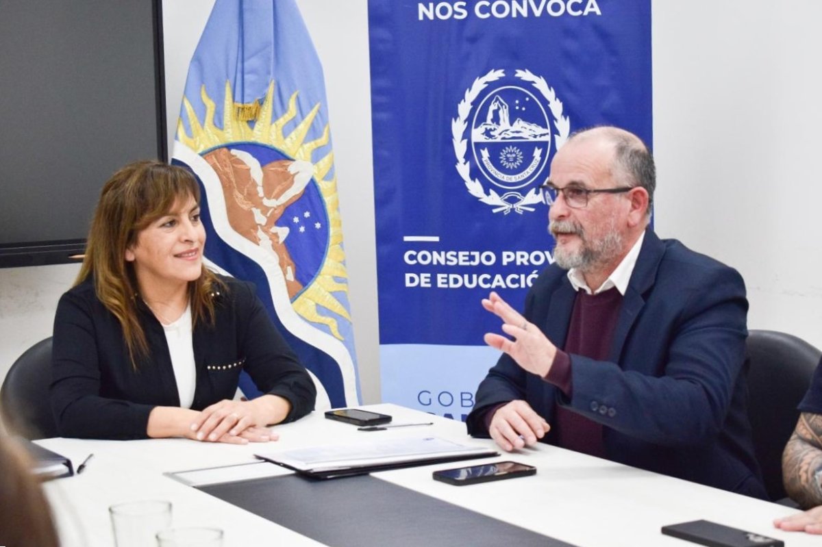 Lotería y Educación realizan trabajo conjunto para acompañar a las cooperadoras escolares