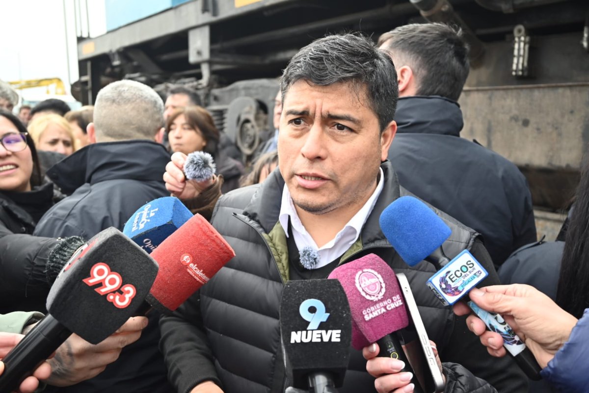 Claudio Vidal: “Hay que recuperar la cultura del trabajo, esforzarnos, trabajar y producir, es la única manera que tiene Santa Cruz de poder salir adelante»