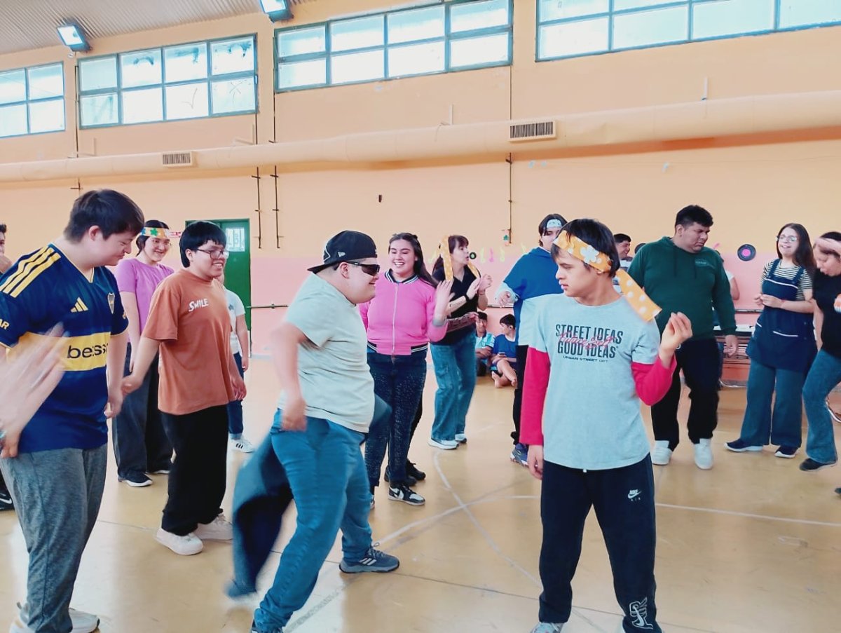 La Escuela Especial N° 13 celebró el Día del Estudiante junto al Colegio San José Obrero