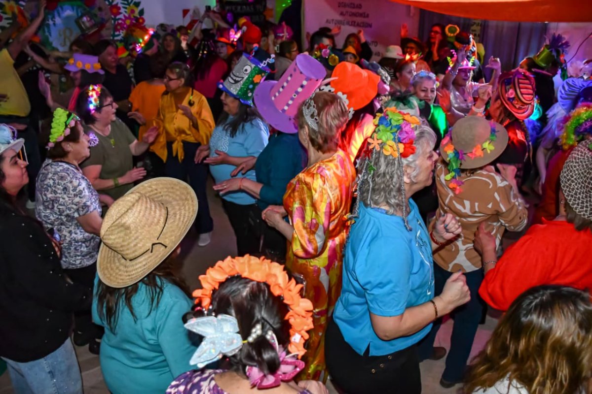 Recuerdos Compartidos celebró la primavera junto a sus titulares con una cena baile