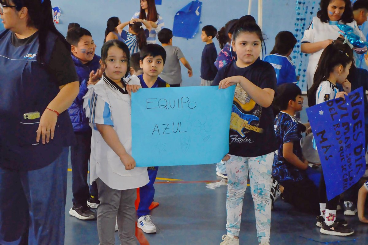 La Escuela Primaria N° 61 celebró el Día del Estudiante con una jornada de «Interbandos»