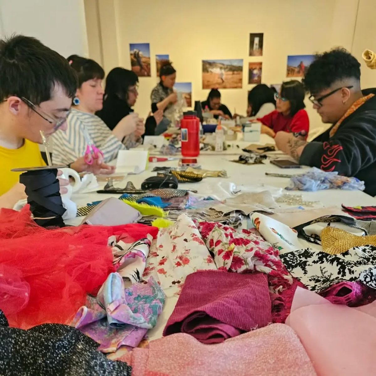 El CPE llevó adelante el Taller de Libro de Artista Textil en el MAEM