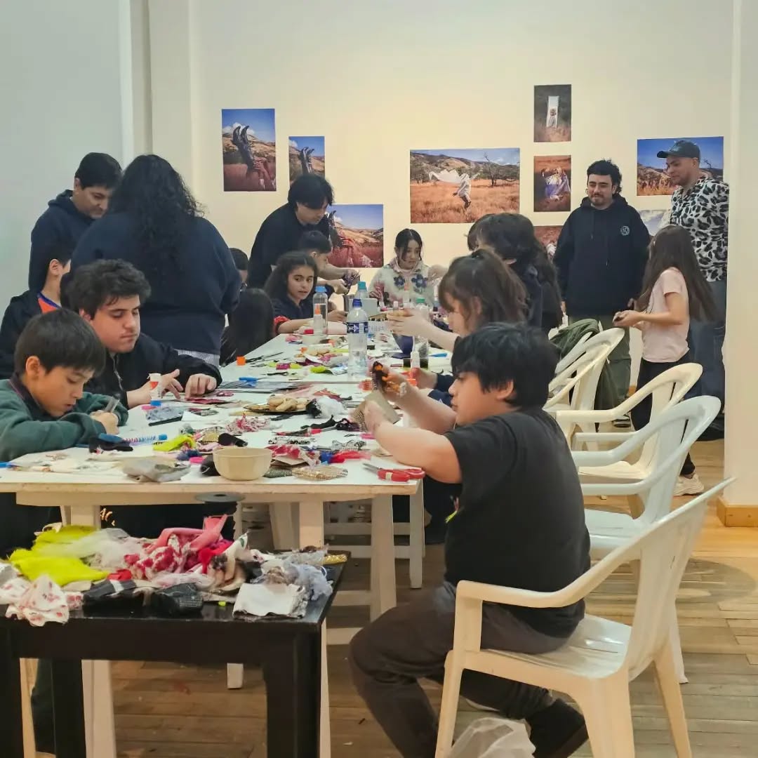 El CPE llevó adelante el Taller de Libro de Artista Textil en el MAEM