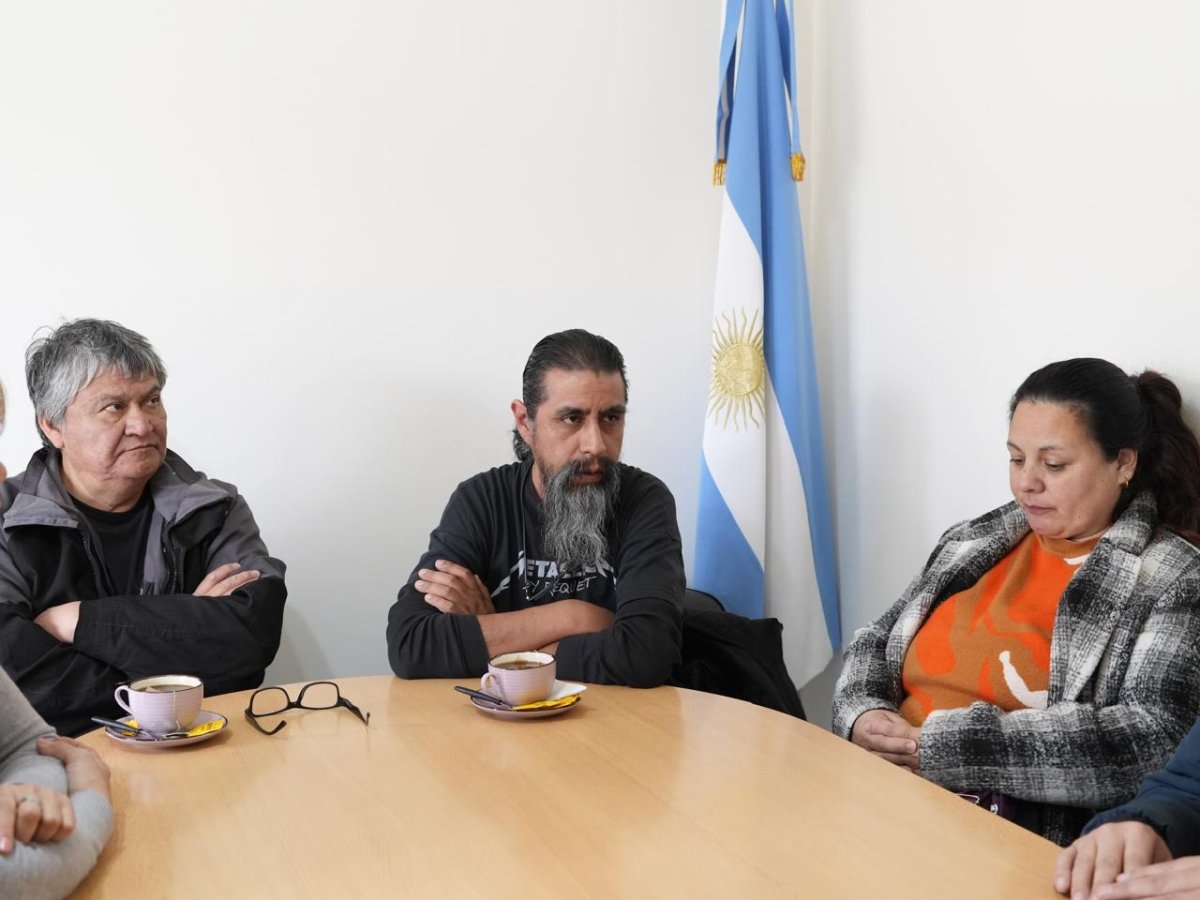 Educación y Lotería se reúnen con cooperadoras en Caleta Olivia