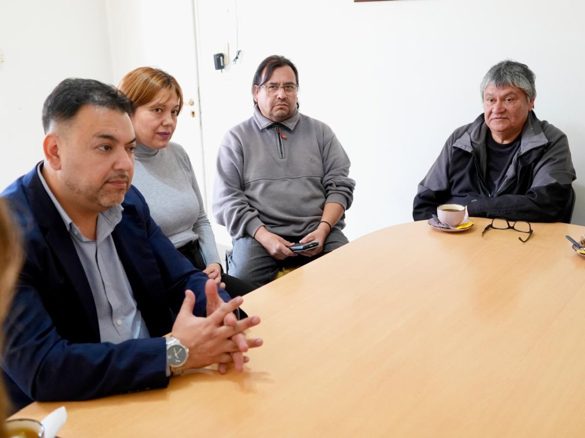 Educación y Lotería se reúnen con cooperadoras en Caleta Olivia