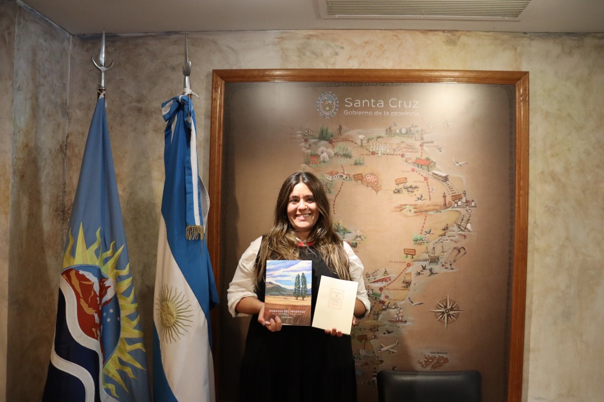 Lucila Carrizo presentó sus obras en la Casa de Santa Cruz