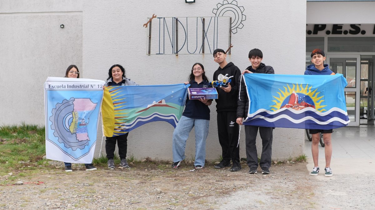 Estudiantes de Santa Cruz participan en la Copa Robótica Educabot 2026