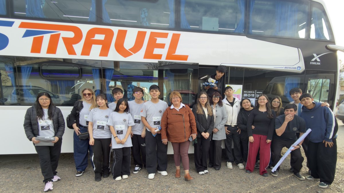 Estudiantes de Santa Cruz participan en la Copa Robótica Educabot 2026