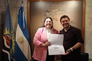Se presentó en Casa de Santa Cruz Iván Checura: El territorio como huella y memoria