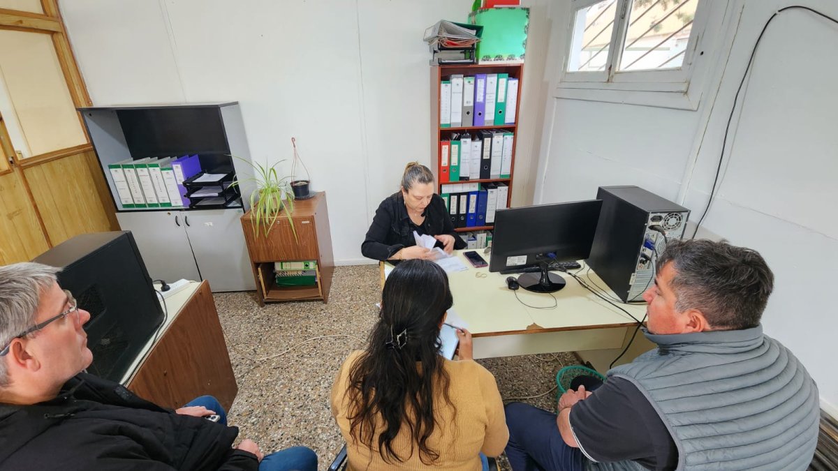 Continúa la entrega de nuevos plásticos de la Tarjeta Social en zona norte