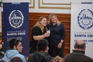 Hidroponía en los hogares: “La idea es llevarla a cada vivienda santacruceña”