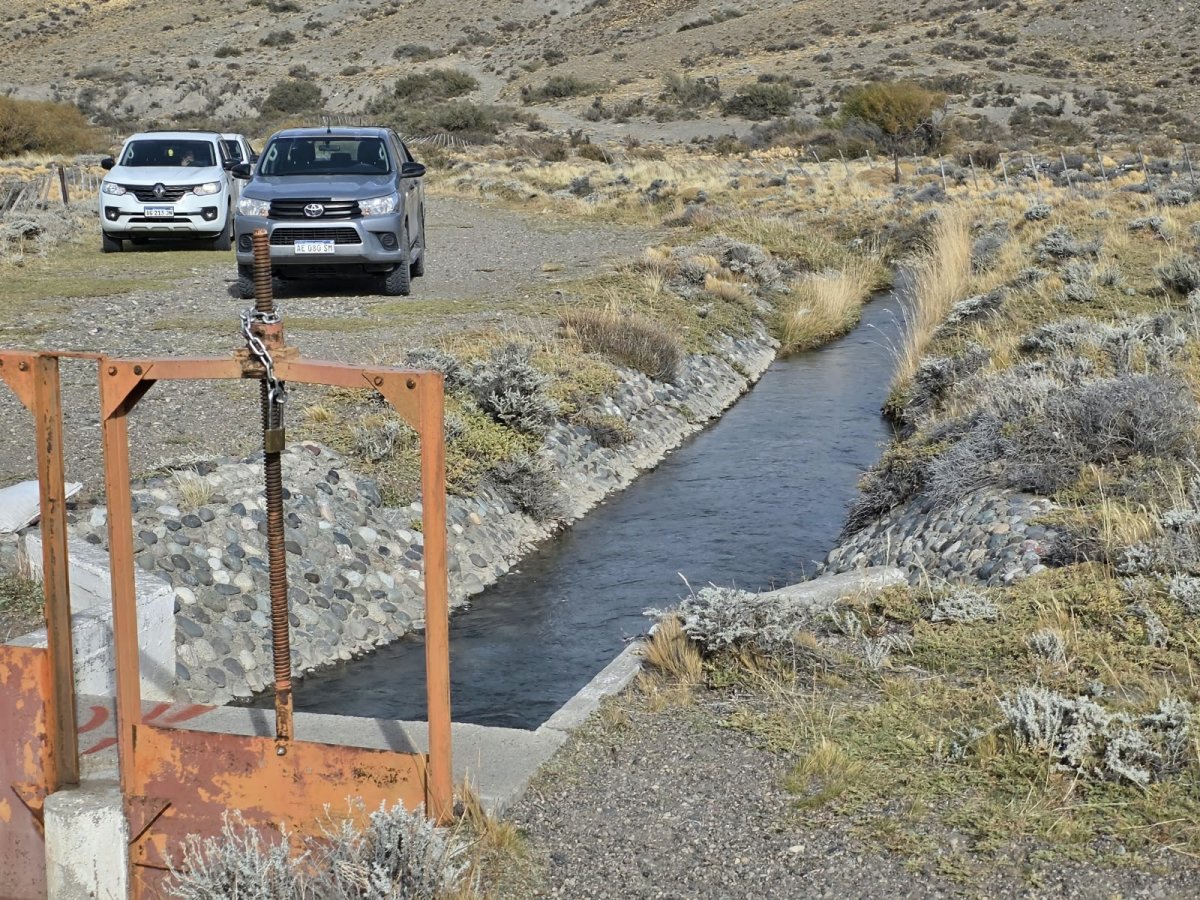 Acordaron realizar tareas de limpieza y mantenimiento del sistema de riego público de Perito Moreno