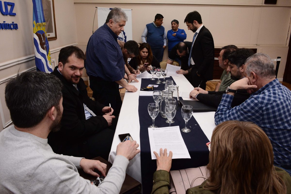 Trabajadores de Autofarma destacaron la negociación que impulsó el Gobierno de Santa Cruz para destrabar el conflicto laboral