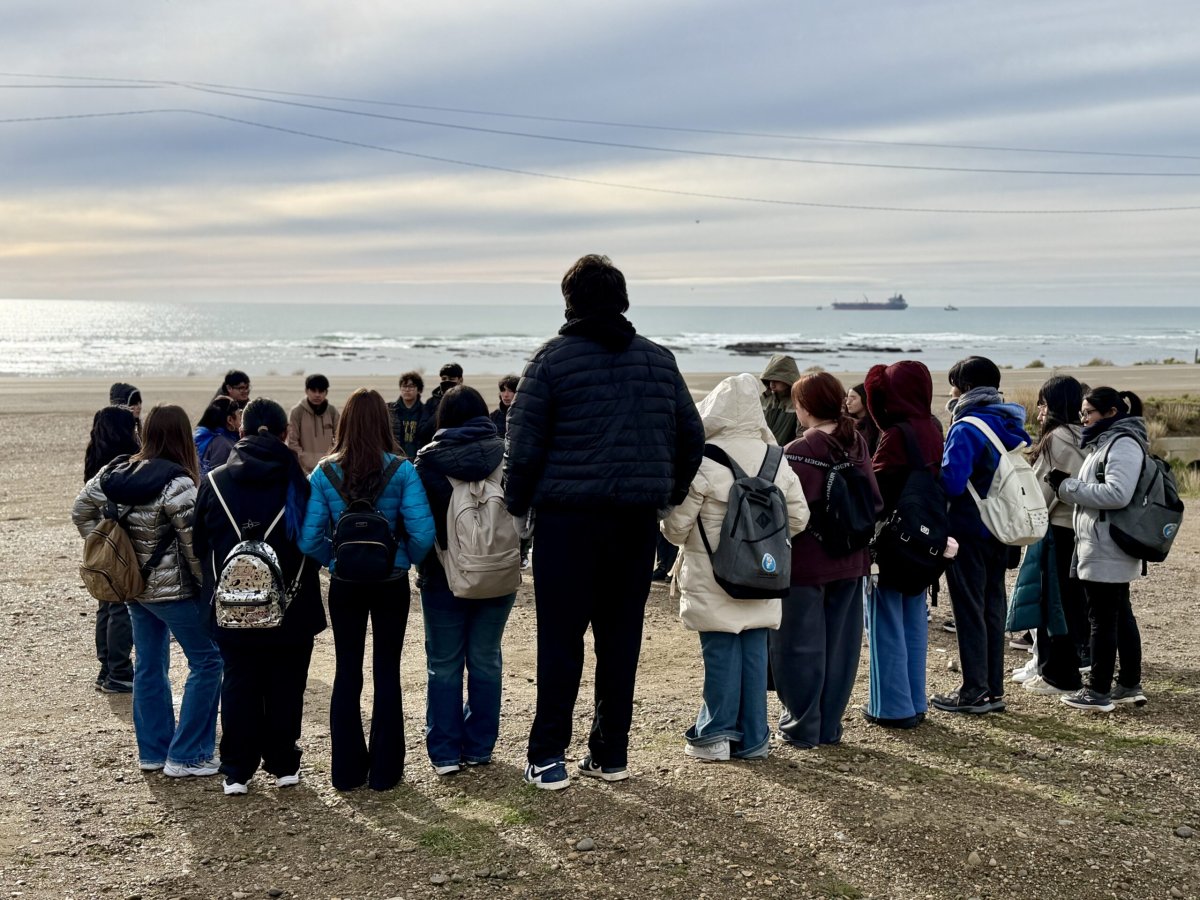 Estudiantes de la Escuela Industrial N° 1 realizan salidas de campo en Caleta Olivia