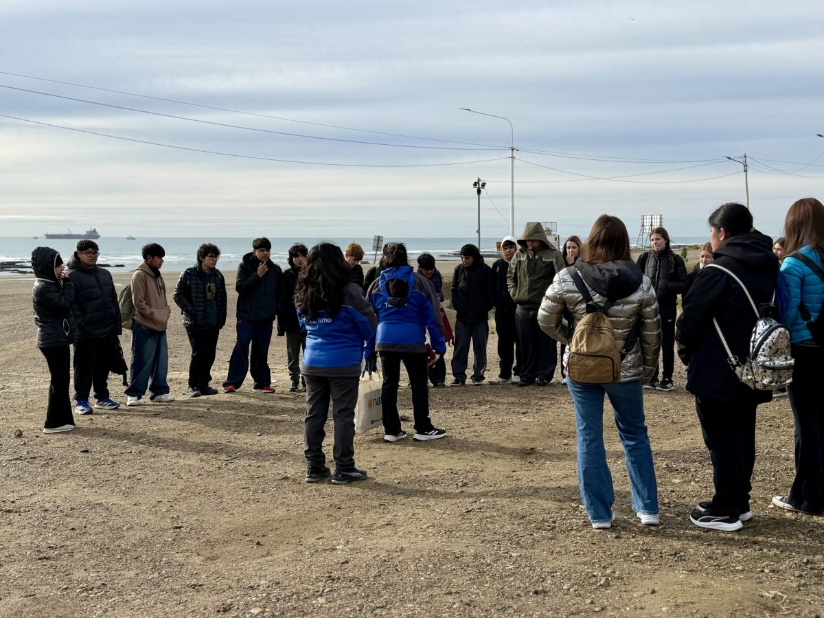 Estudiantes de la Escuela Industrial N° 1 realizan salidas de campo en Caleta Olivia