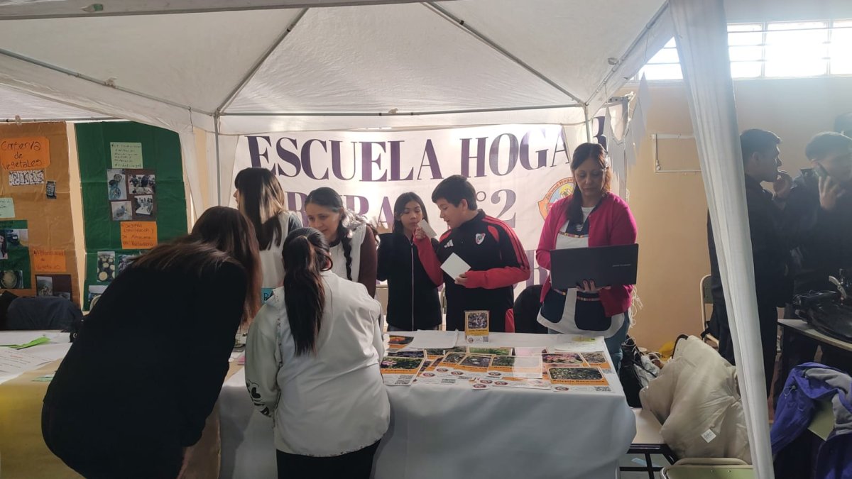 Participación de la Escuela Hogar N° 2 de Gobernador Gregores en la Expo 21.