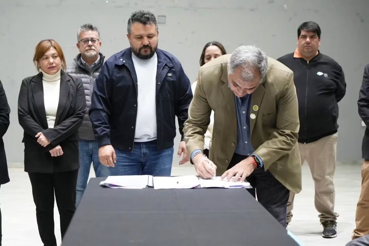 Firmaron un convenio para prácticas profesionalizantes de estudiantes técnicos