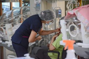 “Todo se trabaja en equipo”: el corazón de Neonatología