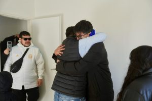 Alex: “Mi mamá estuvo todos estos años trabajando y alquilando, tener nuestra casa es una felicidad enorme”