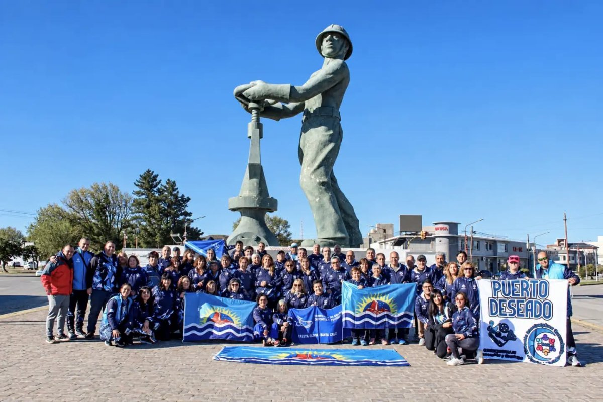 Con la camiseta de Santa Cruz y el corazón lleno de ilusión, los Adultos Mayores ya viajan rumbo a San Juan