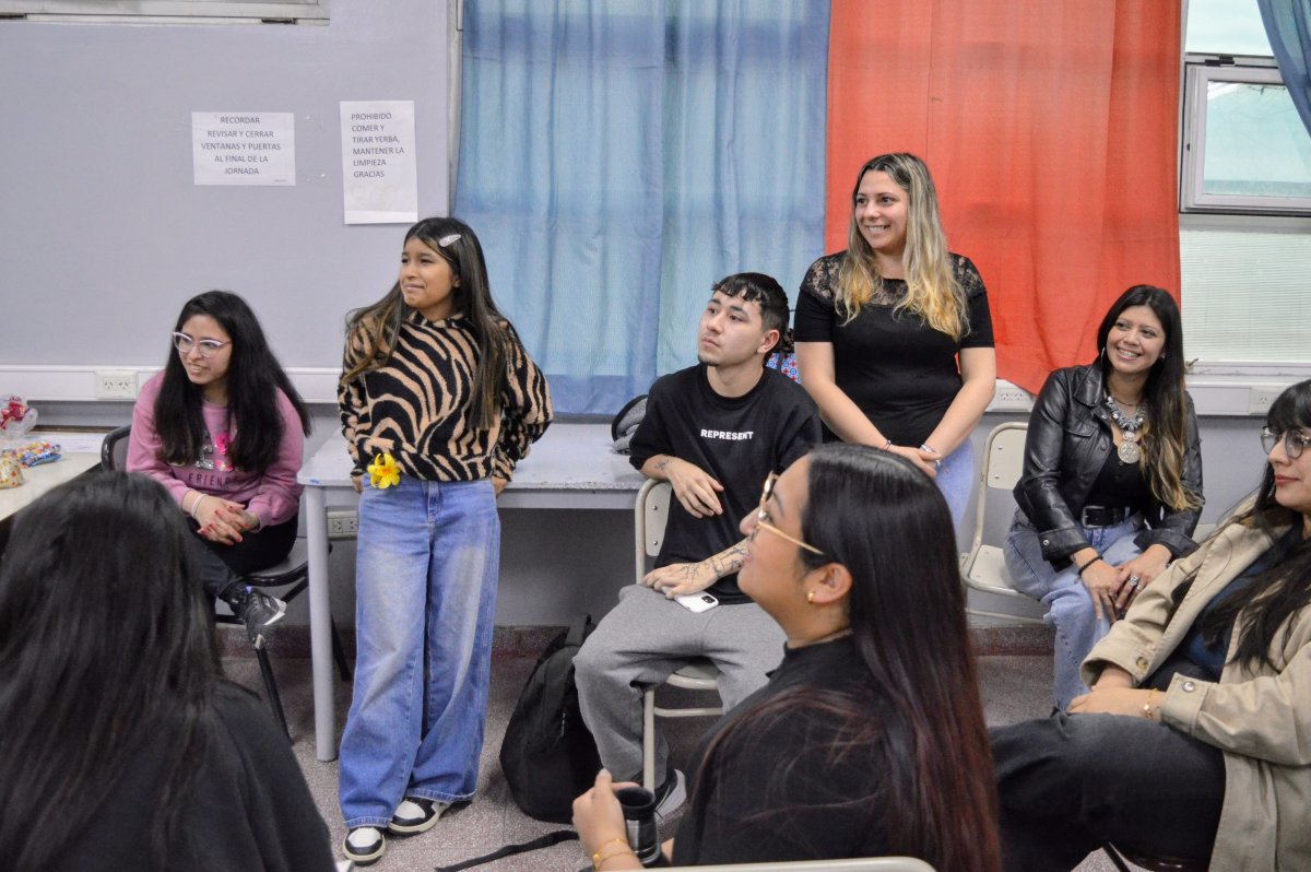 Llevaron adelante una jornada sobre Lengua de Señas e inclusión en el IPES