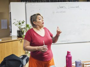 Capacitación en manipulación segura de alimentos para equipos que brindan servicios alimentarios